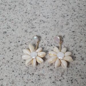 Cowrie Shell‎ Flower Drop Earrings